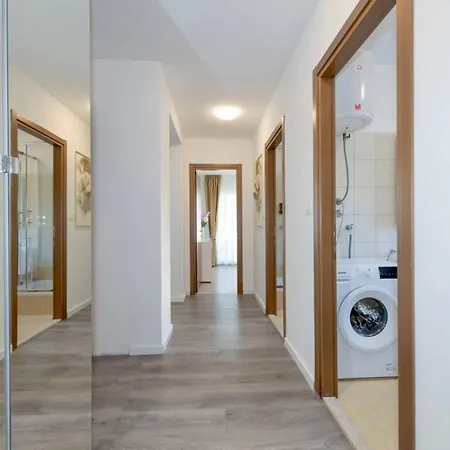 Luxury Two Bedrooms Jacuzzi Trogir