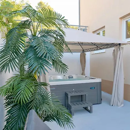 Luxury Two Bedrooms Jacuzzi Apartment Trogir